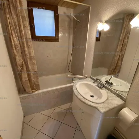 Apartment F3 Avec Wi-fi, Parking Et Terrasse - 6 Couchages, Proche Centre Et Navette Gratuite - Fr-1-295-157 *